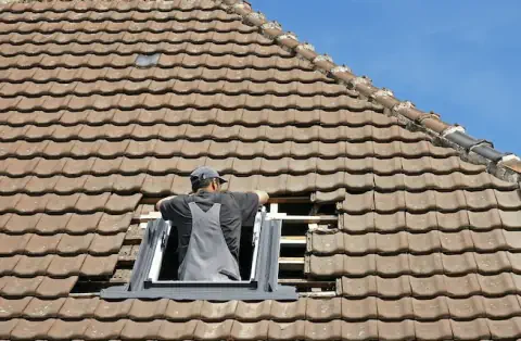 Pose de velux - Montilliers